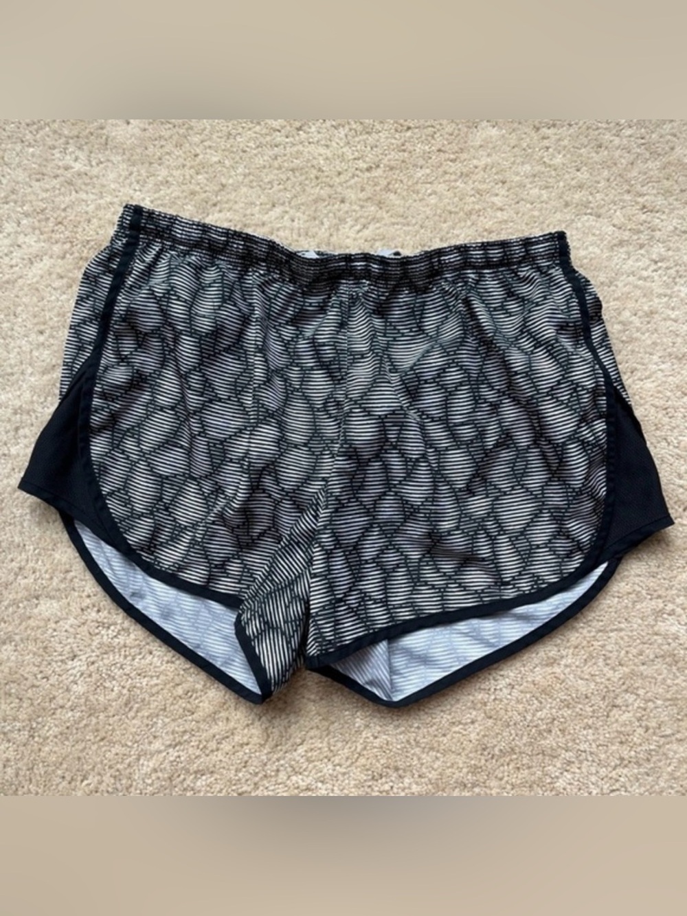 Nike Women's Black & White Dri-Fit Running Shorts w/ Lining - Size S - VGUC